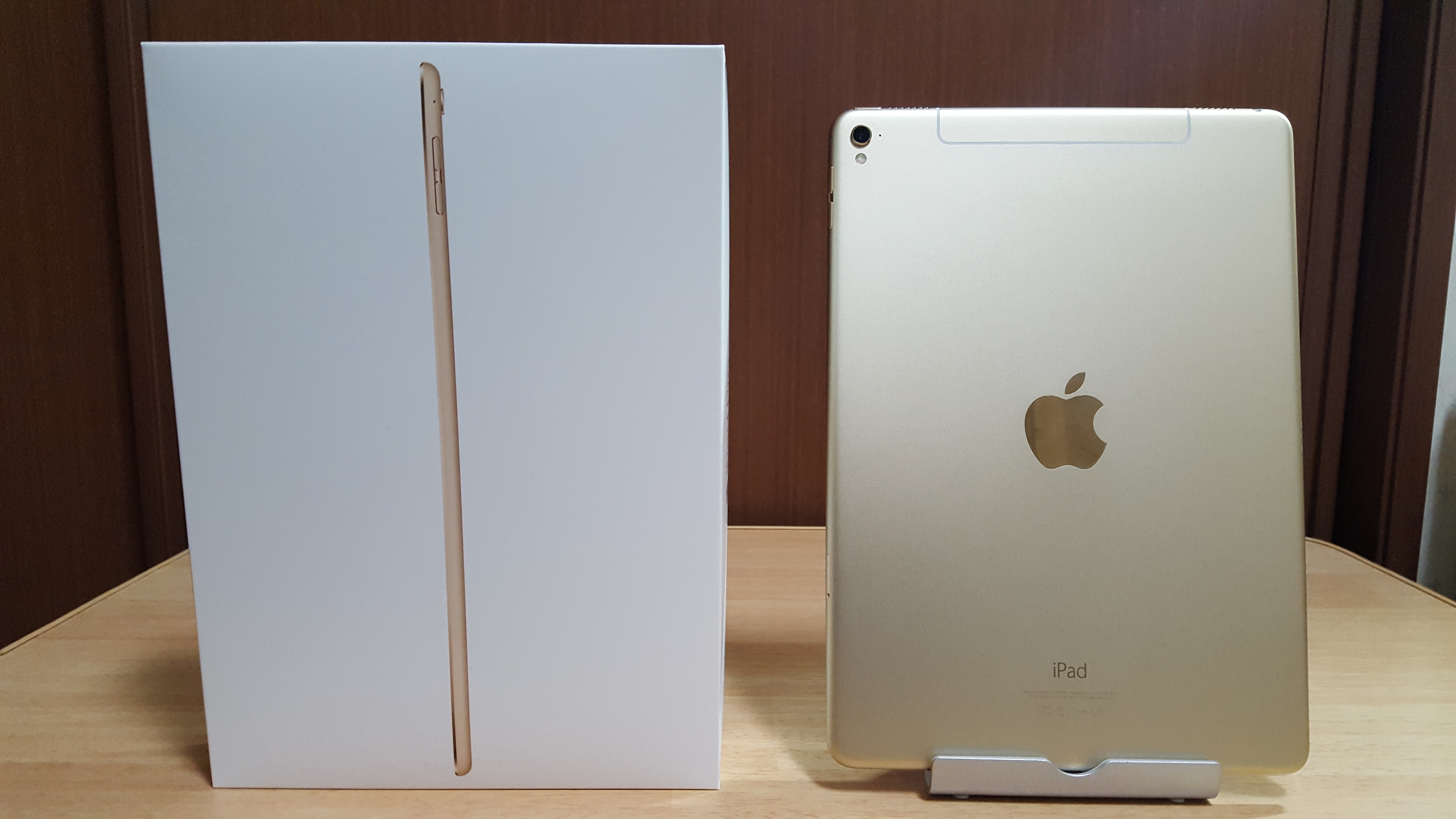 iPad Pro 9.7インチ 128GBモデル（docomo）レビュー① 【デザイン編】