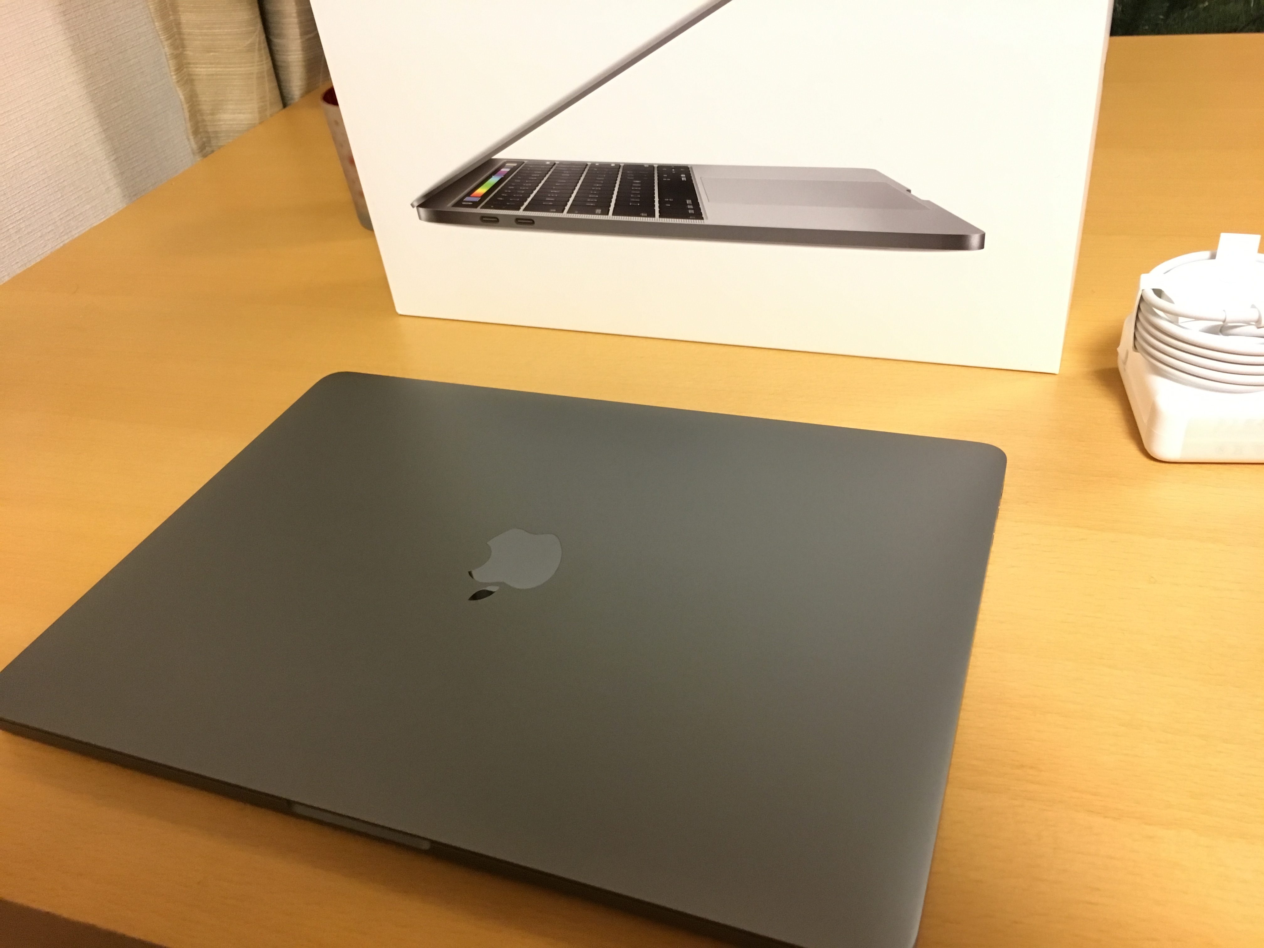 MacBook Pro 13インチ 2016 Lateモデルがついに届いた！
