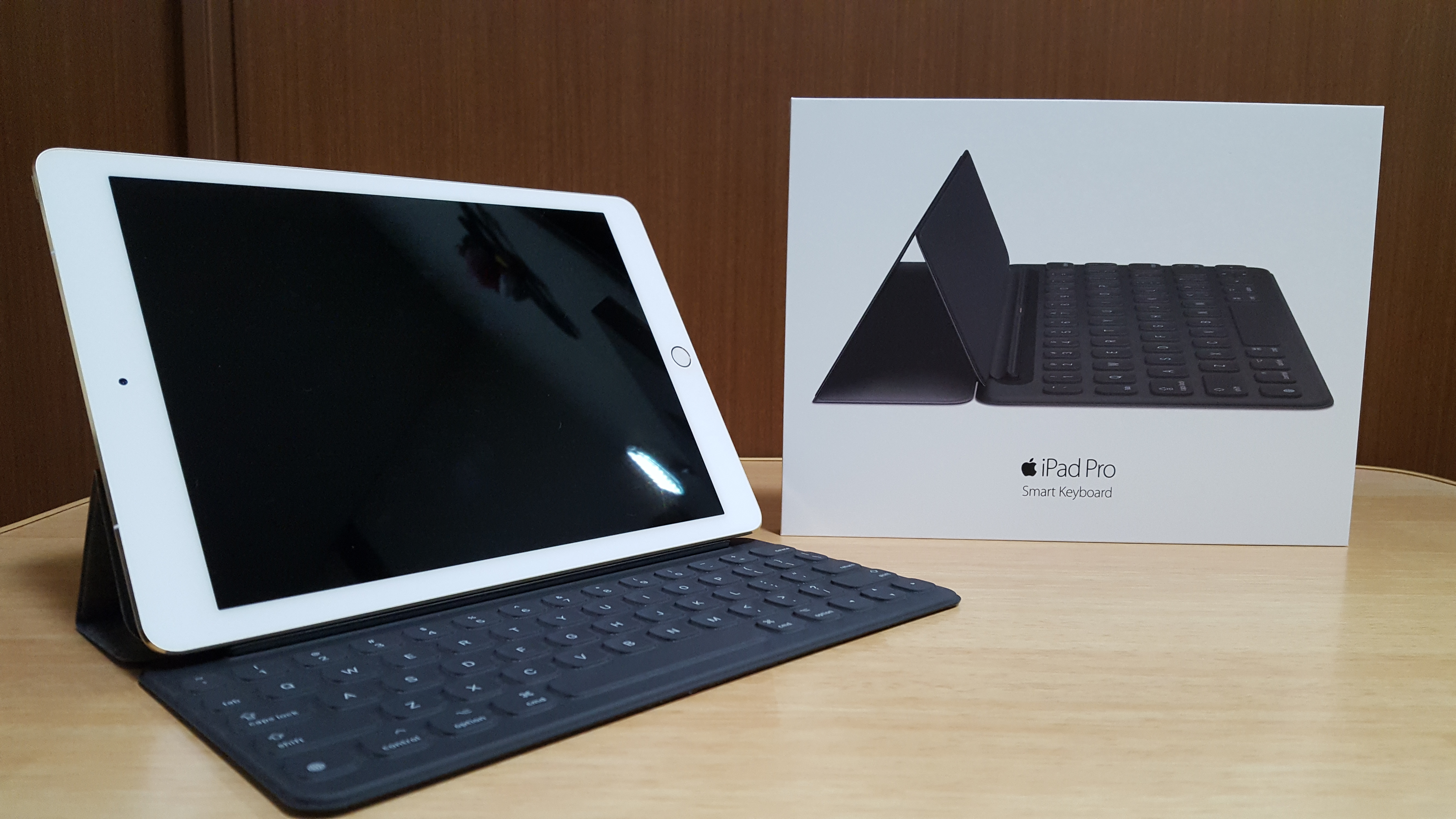 iPad Pro 9.7インチ 128GBモデル（docomo）レビュー④ 【Smart Keyboard編】