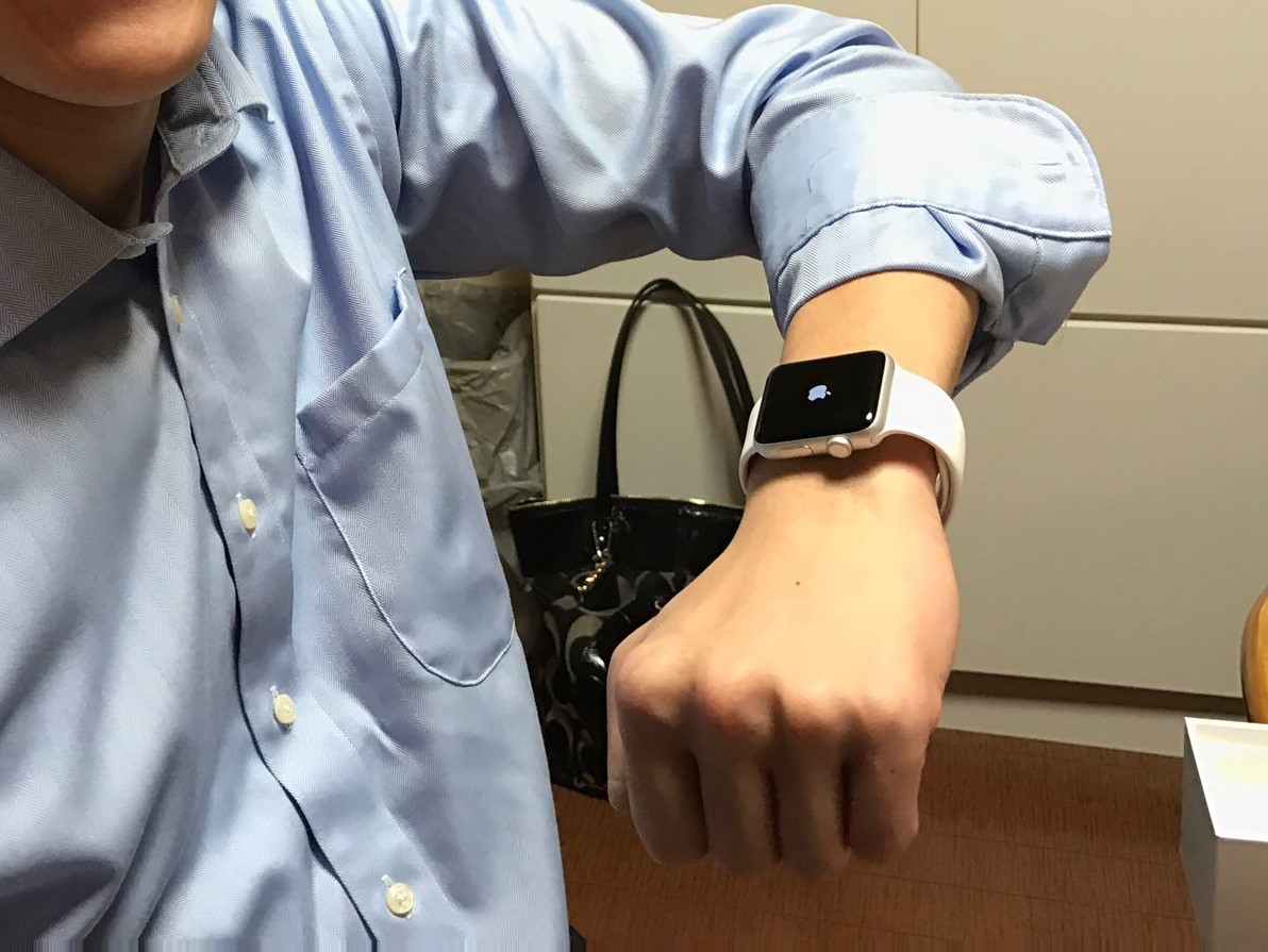 東京に異動する弟へ、Apple Watchをプレゼントしました。